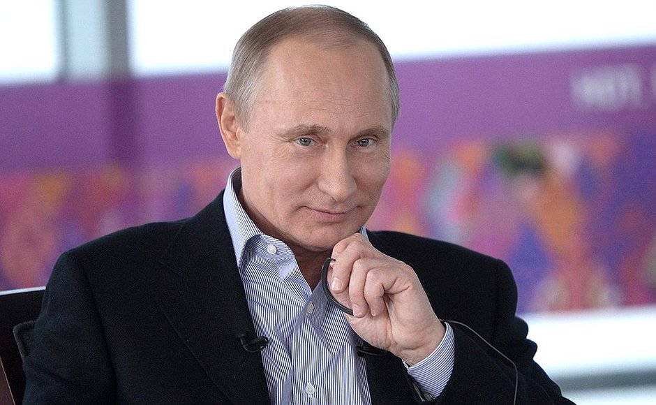 Песков будет рад вручению Путину Нобелевской премии мира
