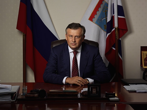 Губернатор Ленобласти Дрозденко прибыл в Минск для переговоров