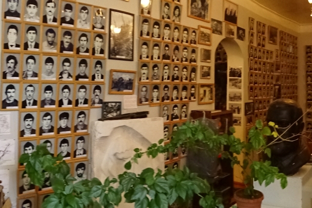 Музей павших воинов в Степанакерте. 1990-е