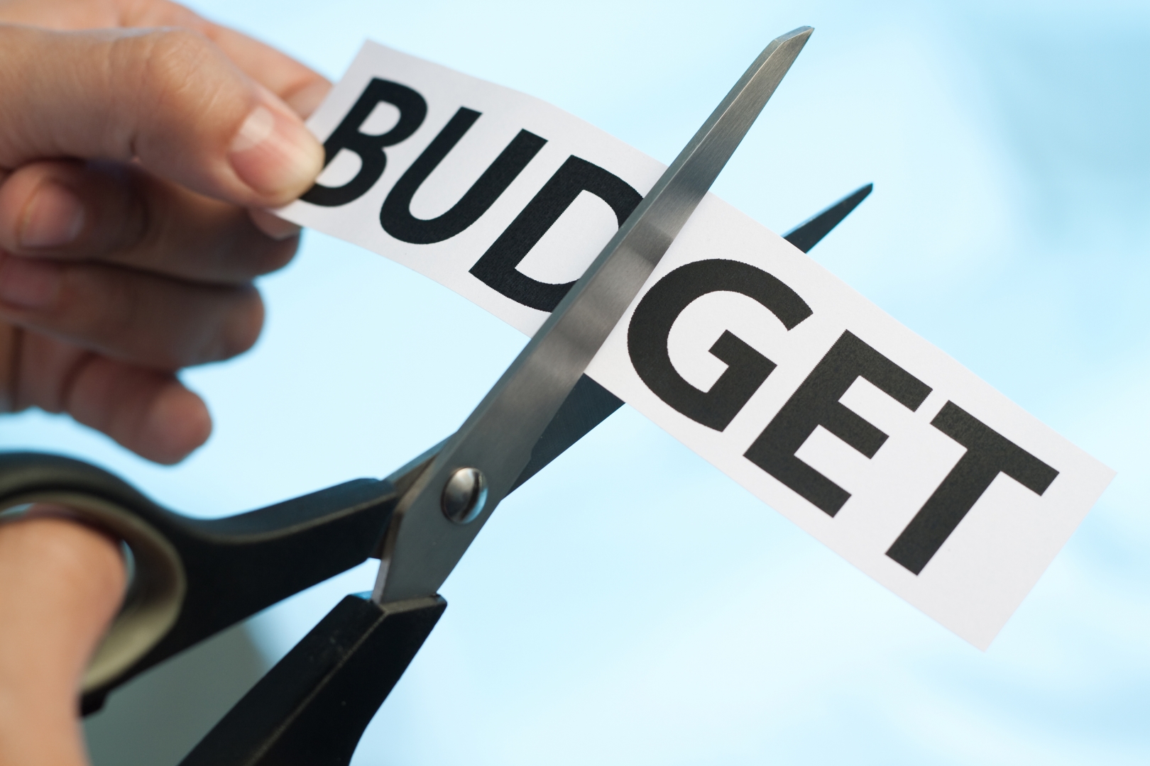 Проект дефицитного федерального бюджета на 2021–2023 годы внесен в Госдуму