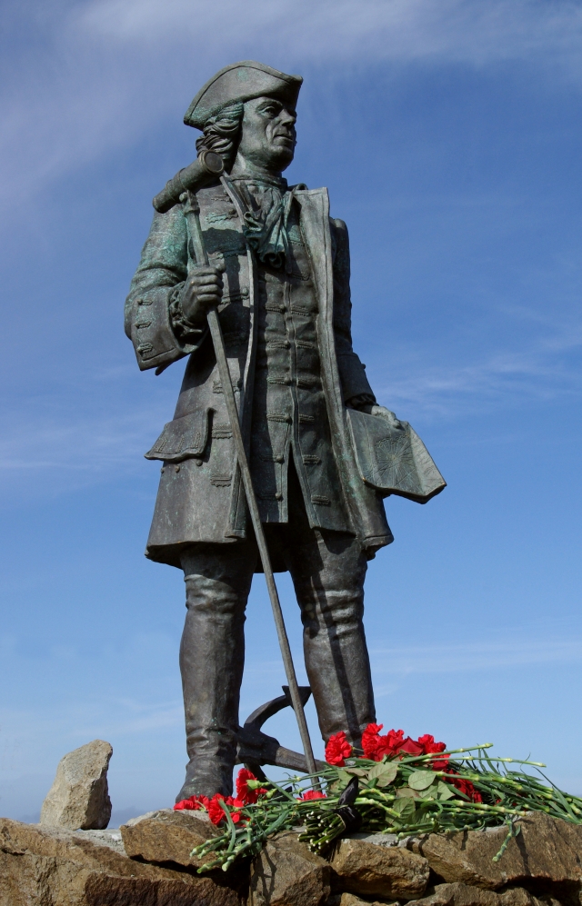 Памятник Витусу Берингу на острове Беринга работы И.Вьюева