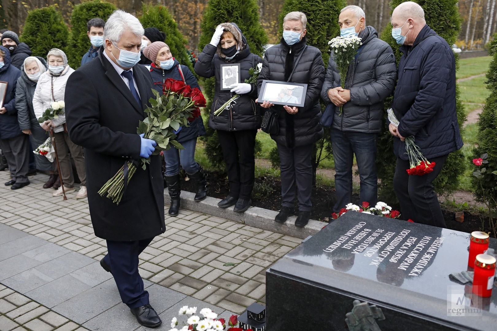 Мемориал сложенные Крылья