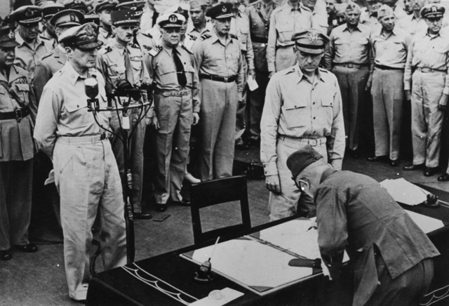 Подписание капитуляции Японии на борту «Миссури». 1945