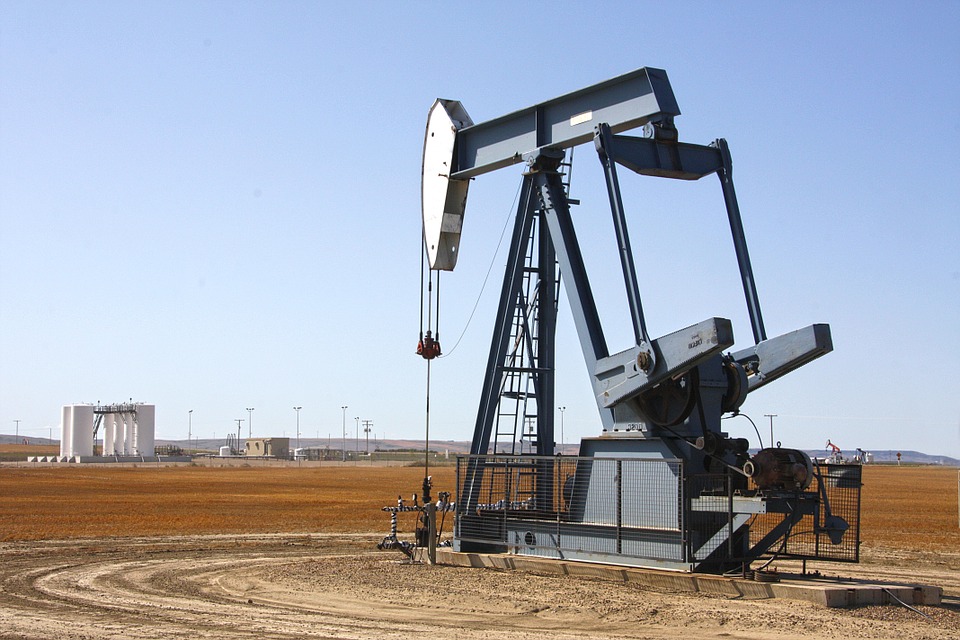 Нефть опустилась ниже $43 за баррель