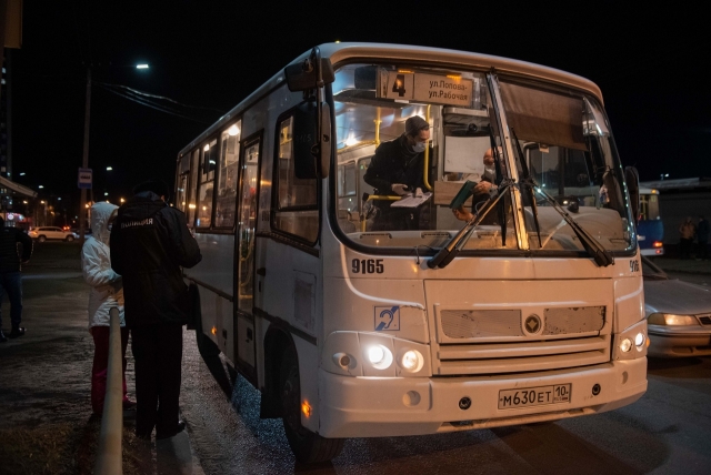  Власти Карелии отменили ограничение на 50% заполняемости транспорта. 