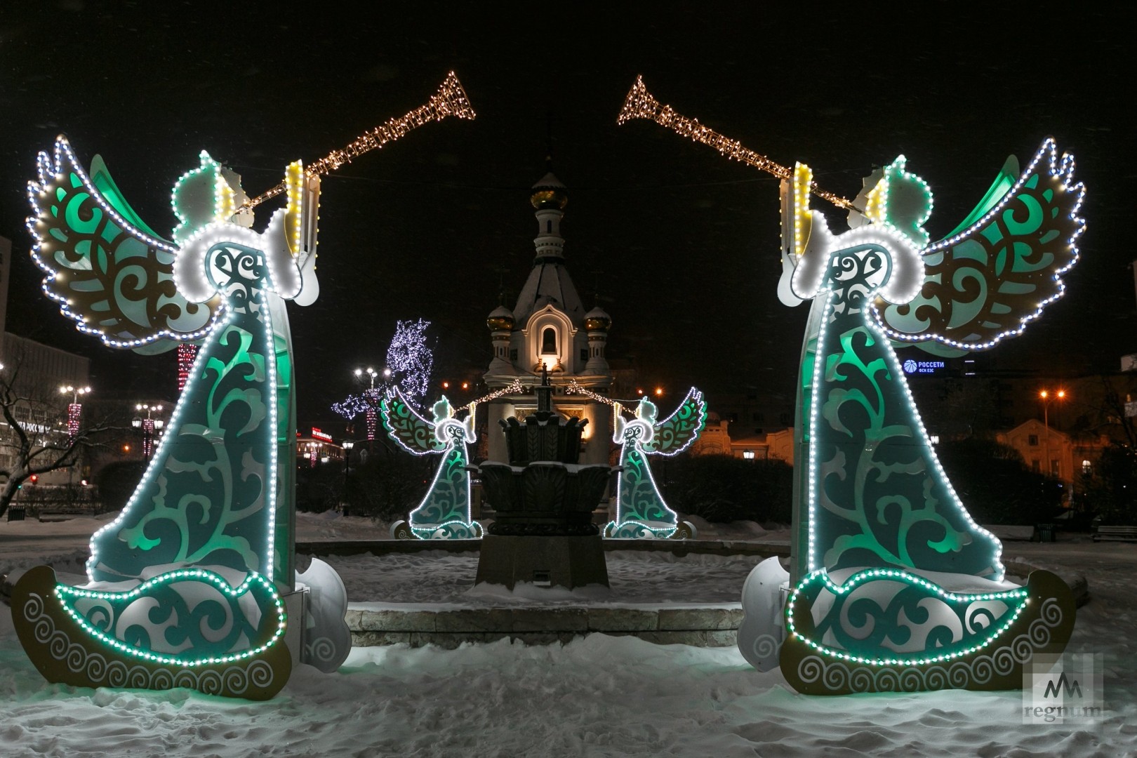 Свердловские власти готовят решение о проведении новогодних праздников