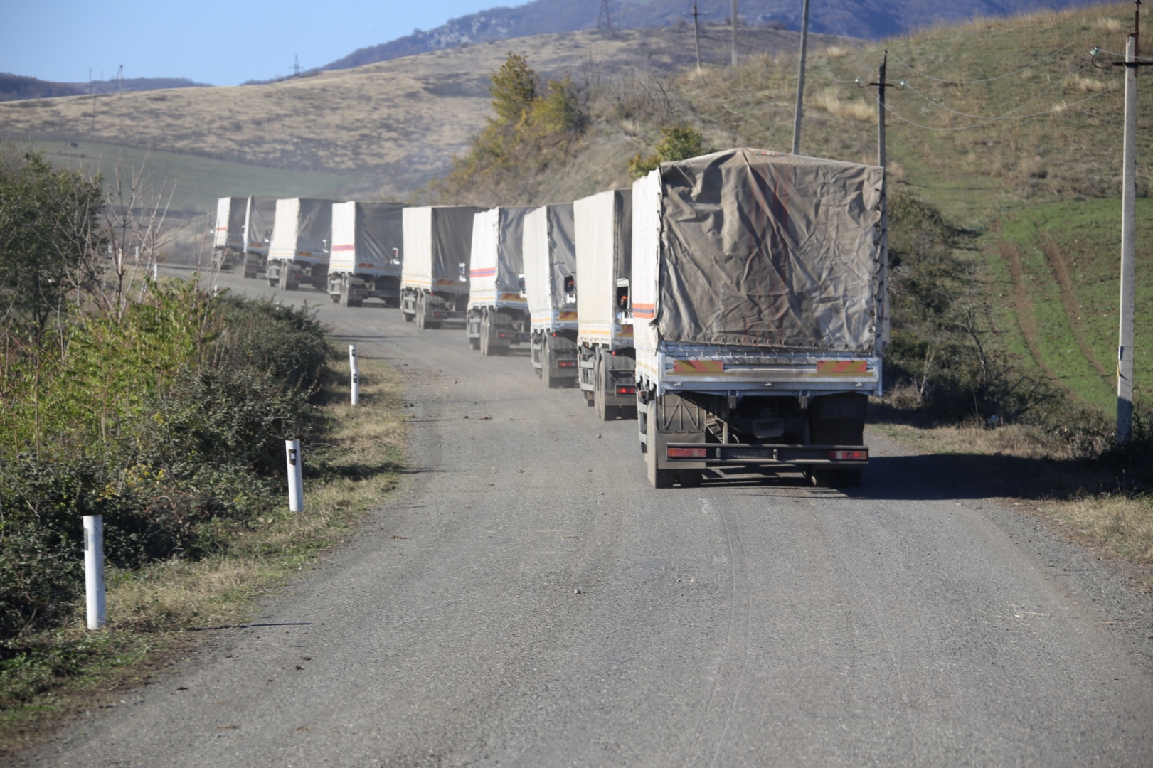 МЧС России контролирует распределение гуманитарной помощи в Карабахе