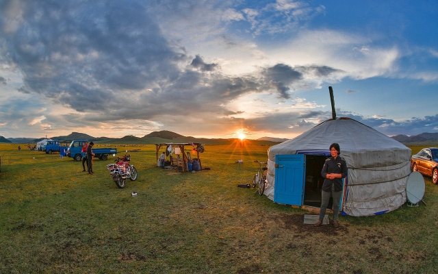 В поле. Монголия