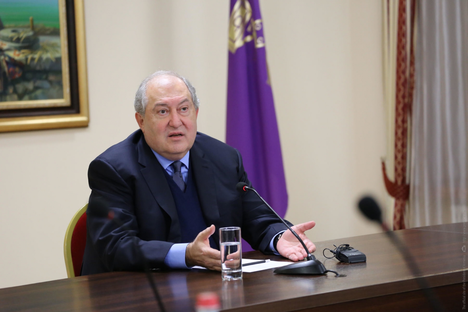 Президент Армении считает, что правительство страны должно уйти в отставку