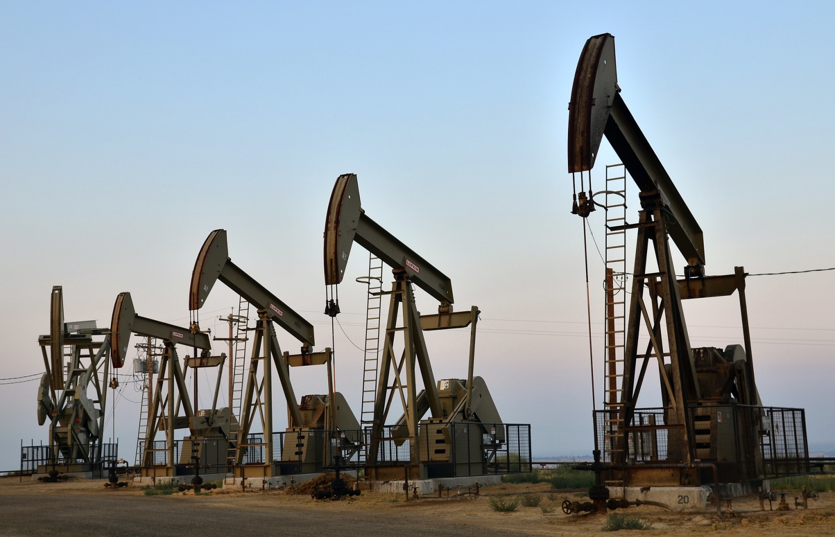 Россия сократила добычу нефти в ноябре на 11,3%