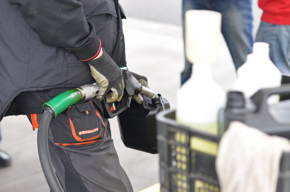 Цены на бензин в России не растут третью неделю подряд