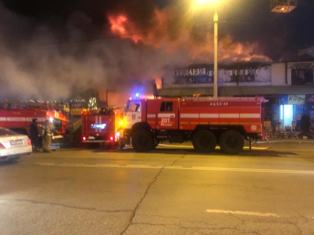 Ростовский губернатор прибыл к месту пожара на рынке