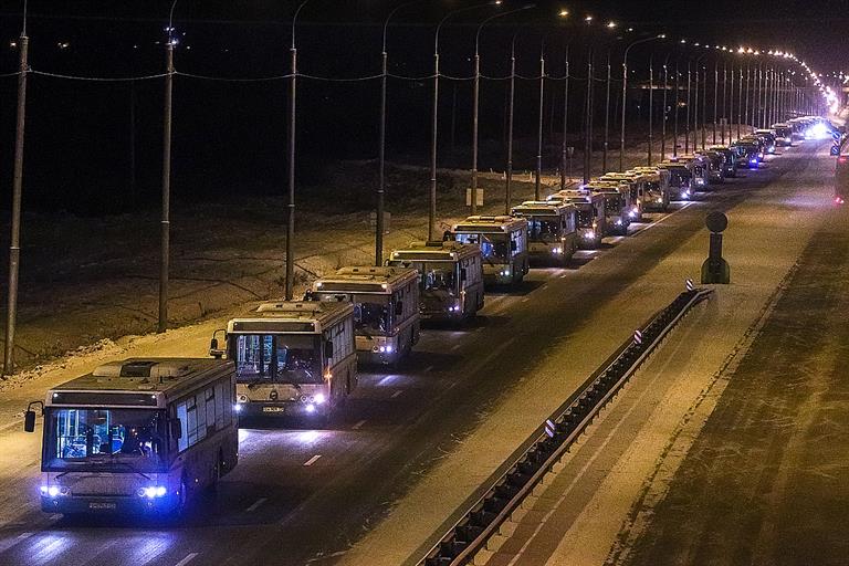 В Красноярск доставили 30 автобусов из Москвы