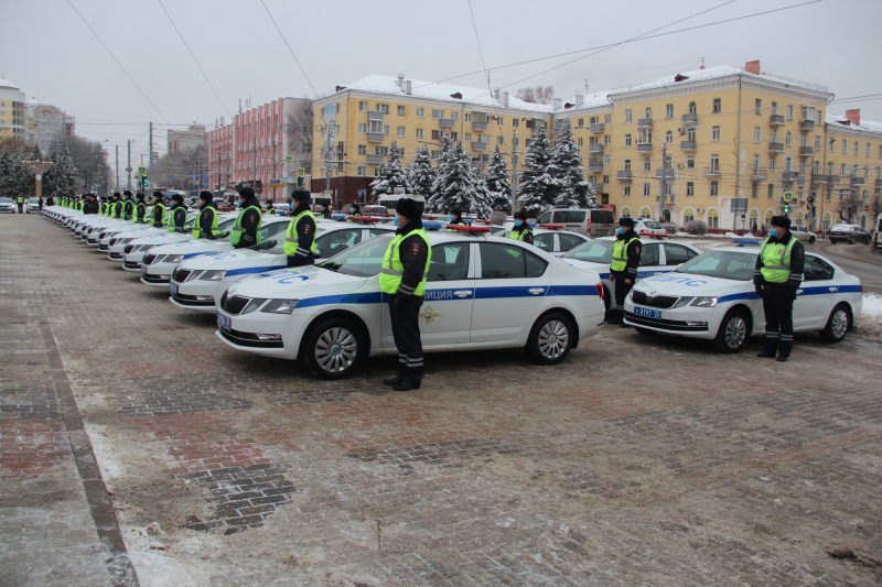 Брянским полицейским вручили 47 новых автомобилей