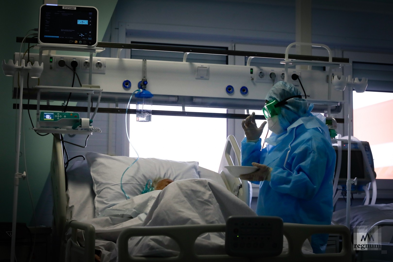 В Хакасии десятки пациентов с коронавирусом подключены к аппаратам ИВЛ