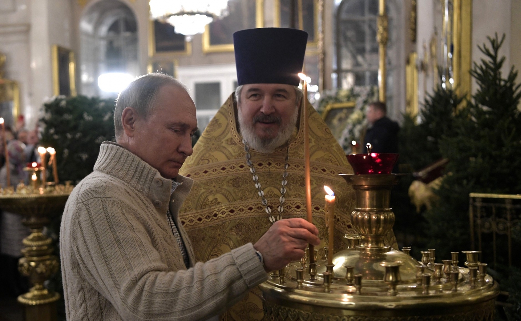 путин в храме на рождество