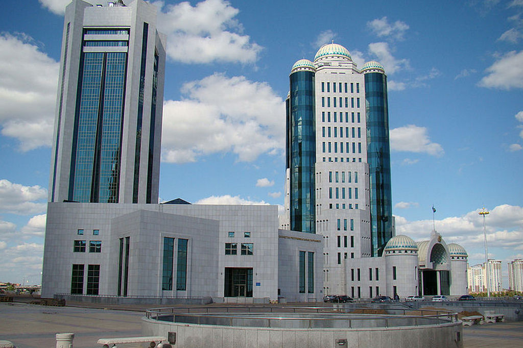 Президент Казахстана выступит в парламенте с обращением