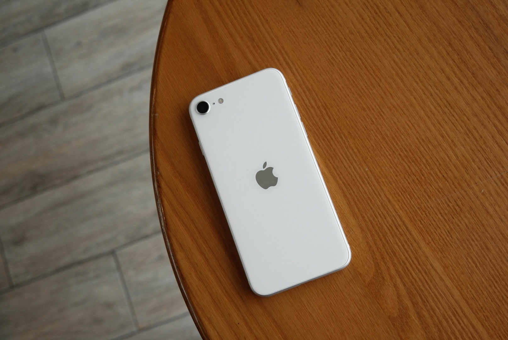 Apple выпустит новый iPhone весной 2021 года — СМИ