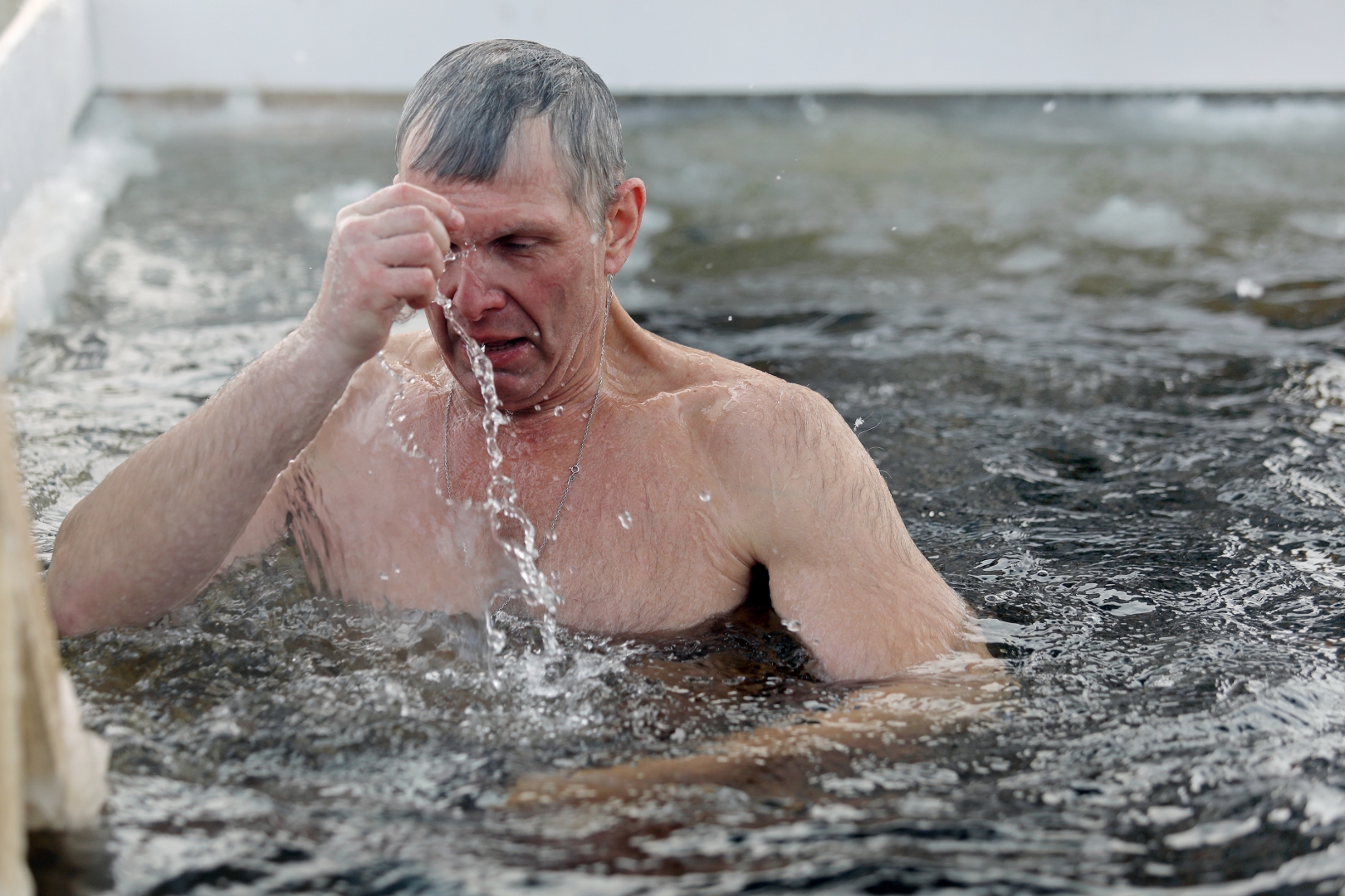 Нижегородцев призвали отказаться от участия в массовых купаниях на Крещение