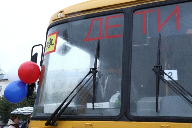 Под Тюменью школьный автобус с первоклассниками попал в ДТП