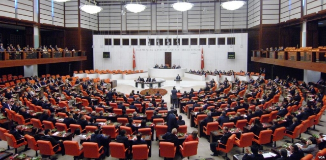 В турецком парламенте 