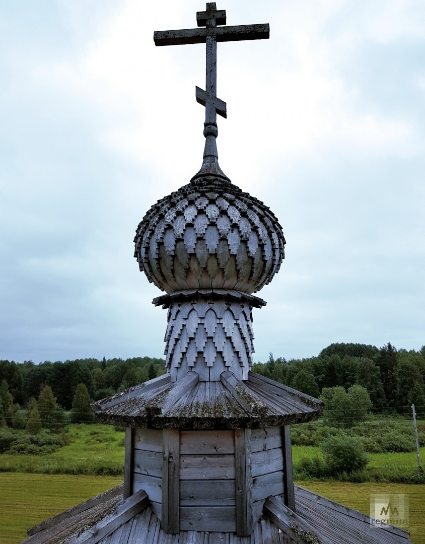 В 2007 году бригада Ивана Игната за свой счет заменила покрытые лемехом купола церкви
