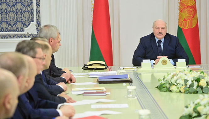 Лукашенко снова отругал «плявузгающих» оппозиционеров