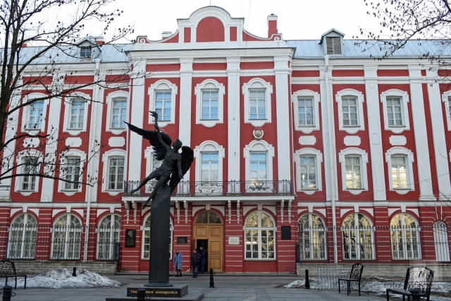 Главное здание СПбГУ 