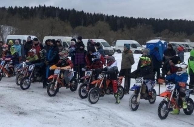 В Калужской области на зимнем мотокроссе травмирован 8-летний участник