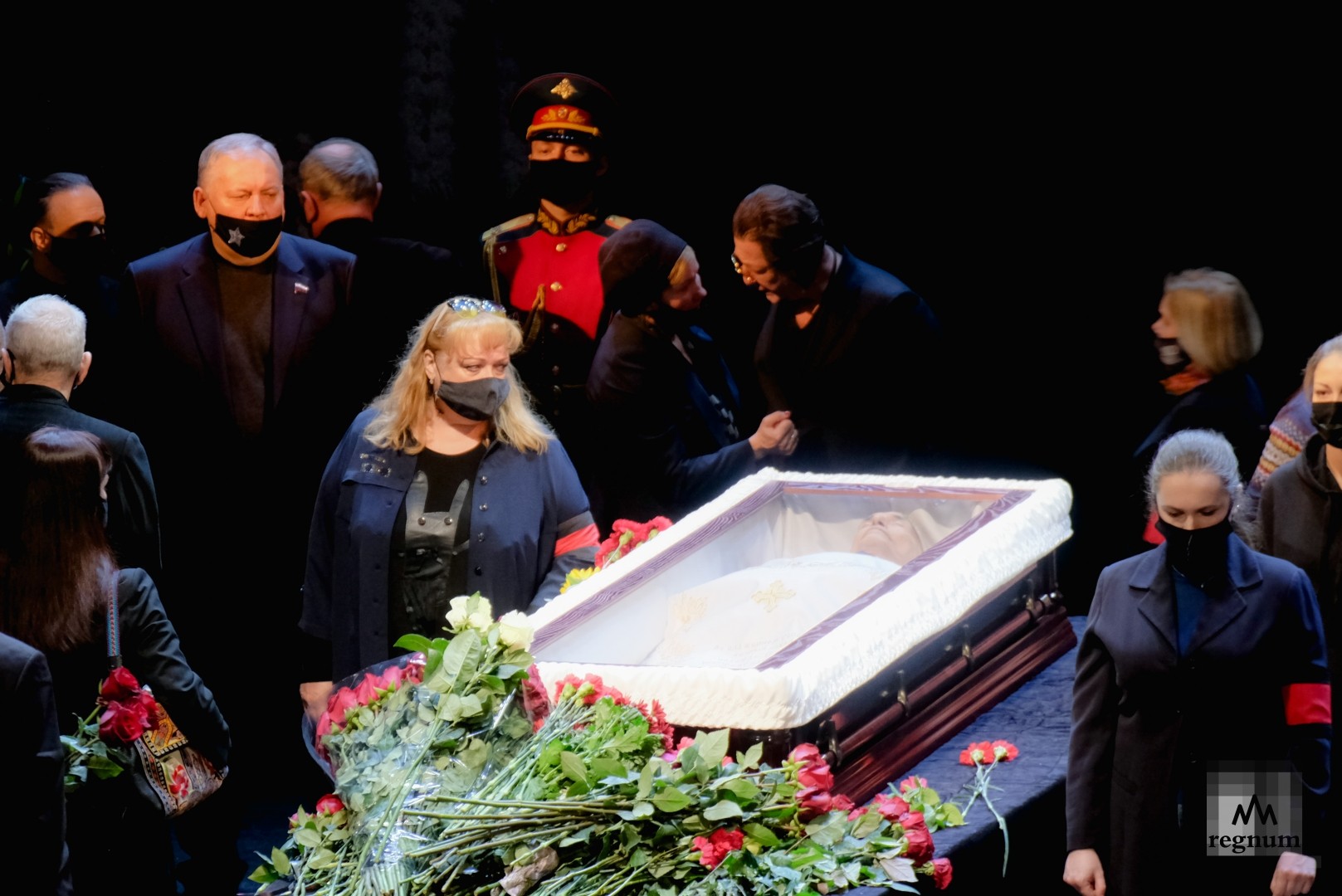 Василий Лановой похороны могила