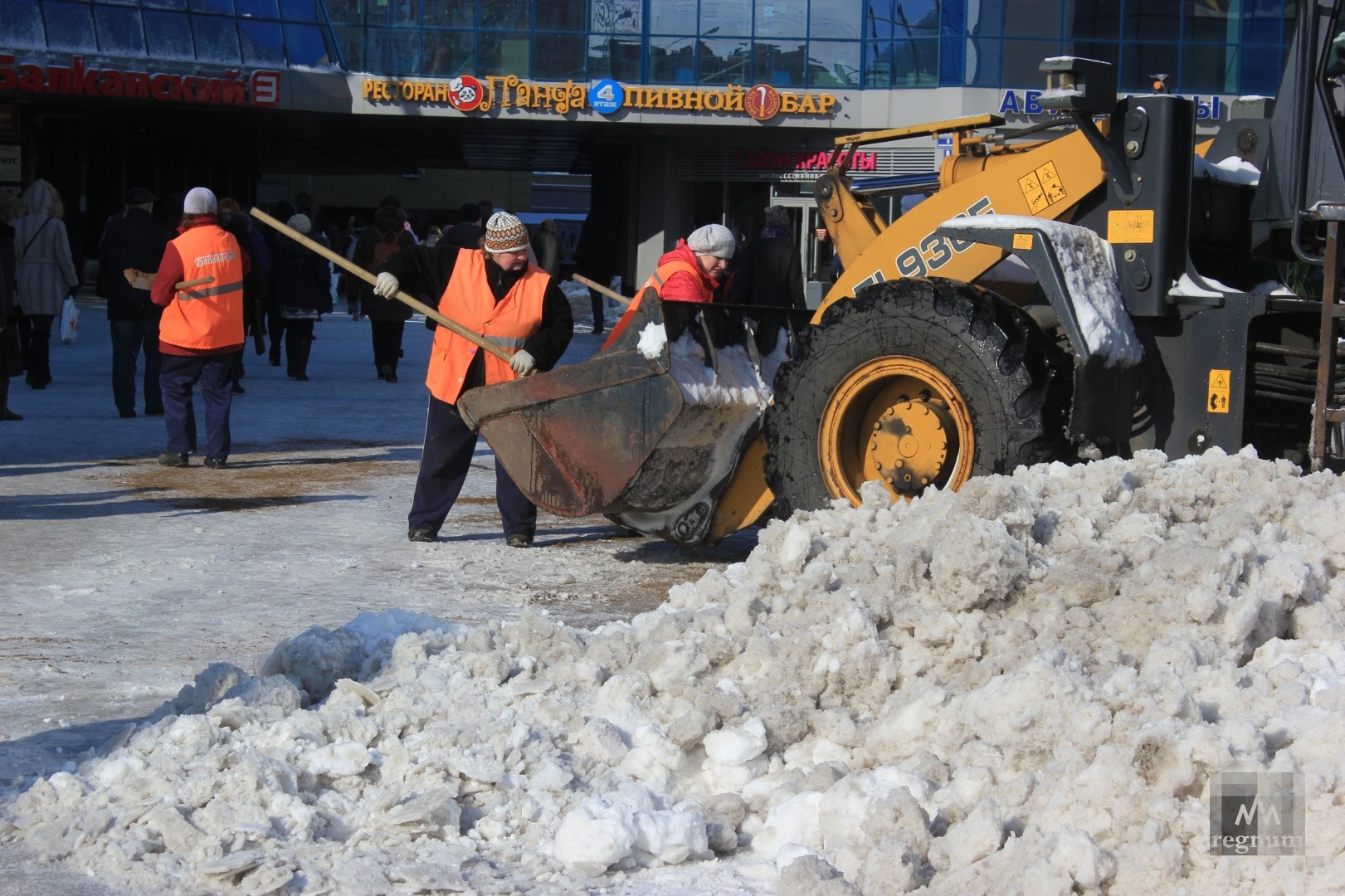 В Петербурге растопили более полумиллиона кубометров снега