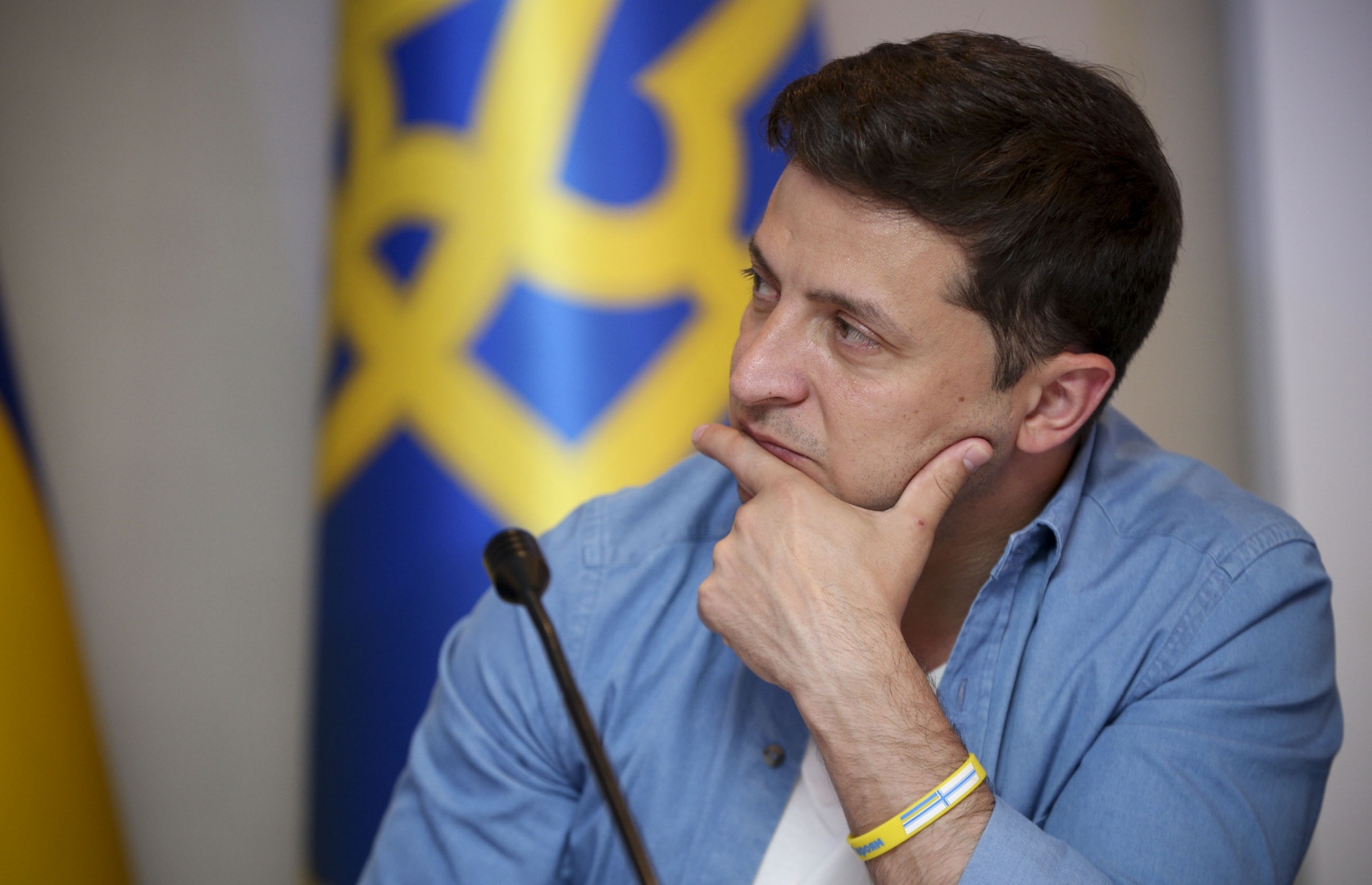 Зеленский назвал угрозой бизнес, связанный с Донбассом и Крымом