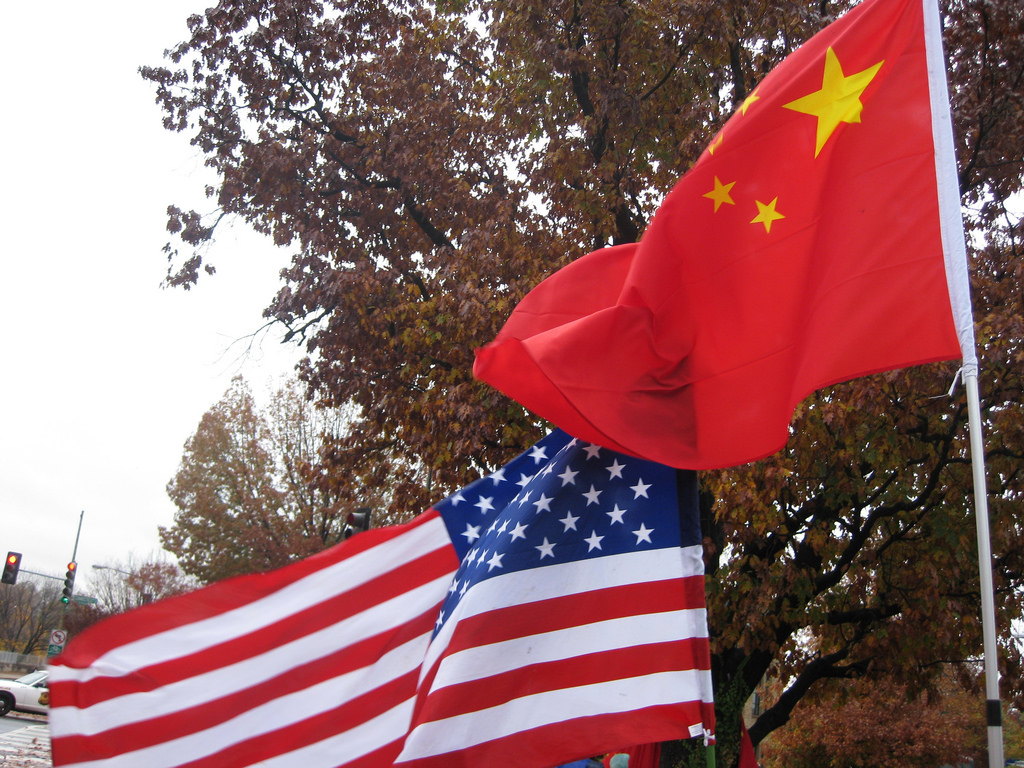 Байден: США и Китай не должны конфликтовать