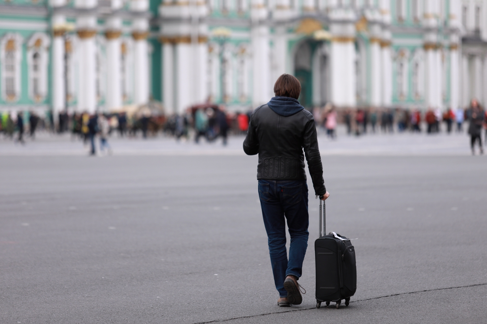 Стало известно, сколько туристов потерял Петербург в 2020 году