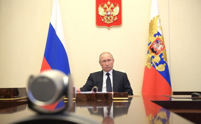 Владимир Путин на совещании с членами Правительства 
