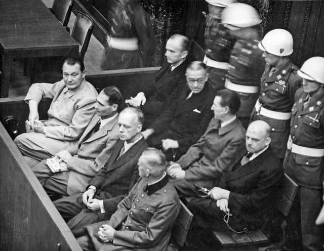 Нацистские палачи на скамье подсудимых Нюрнбергского трибунала. 1945