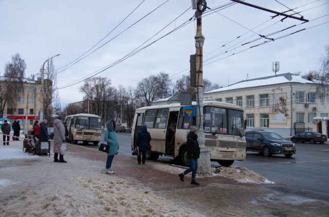 Остановка общественного транспорта в Костроме