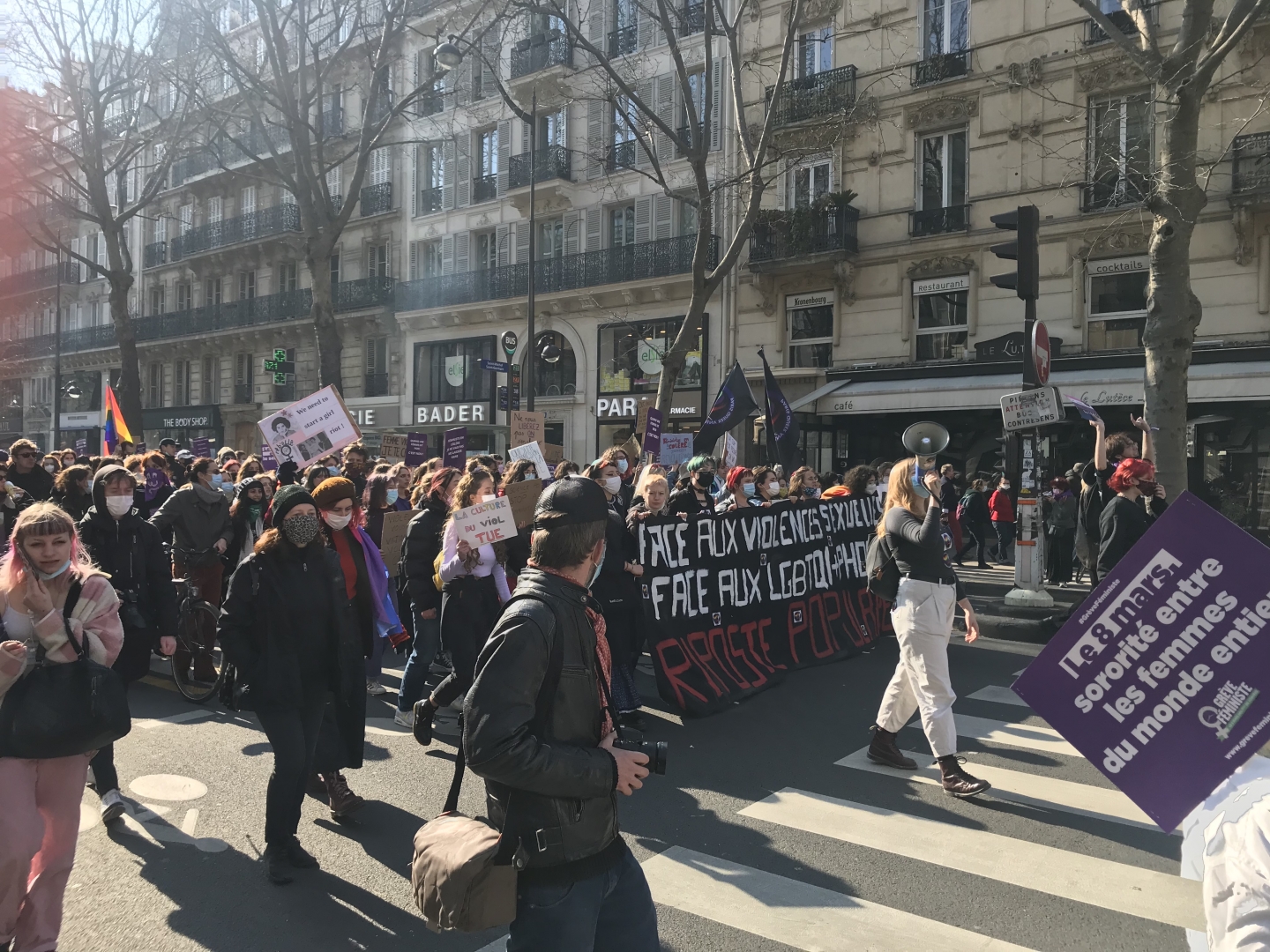 8 марта в париже