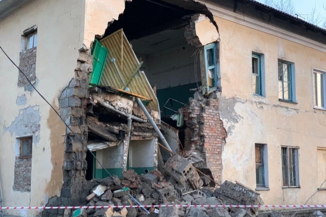 Обрушение внешней стены жилого дома в г. Канске