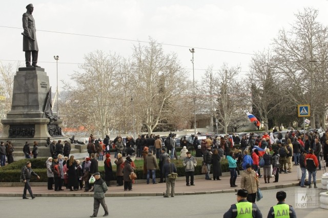 Севастополь. Площадь Нахимова. Митинг в поддержку референдума. 2014