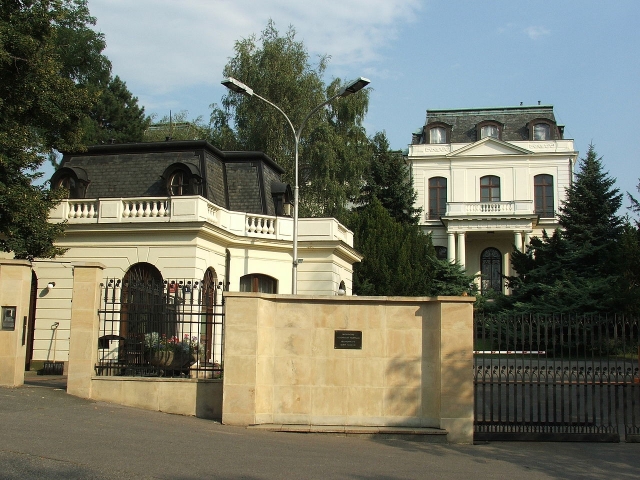 Здание посольства России в Праге 