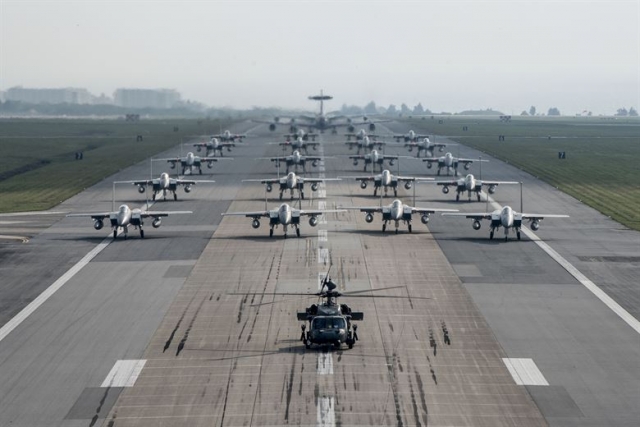 Американская военно-воздушная база в Японии 