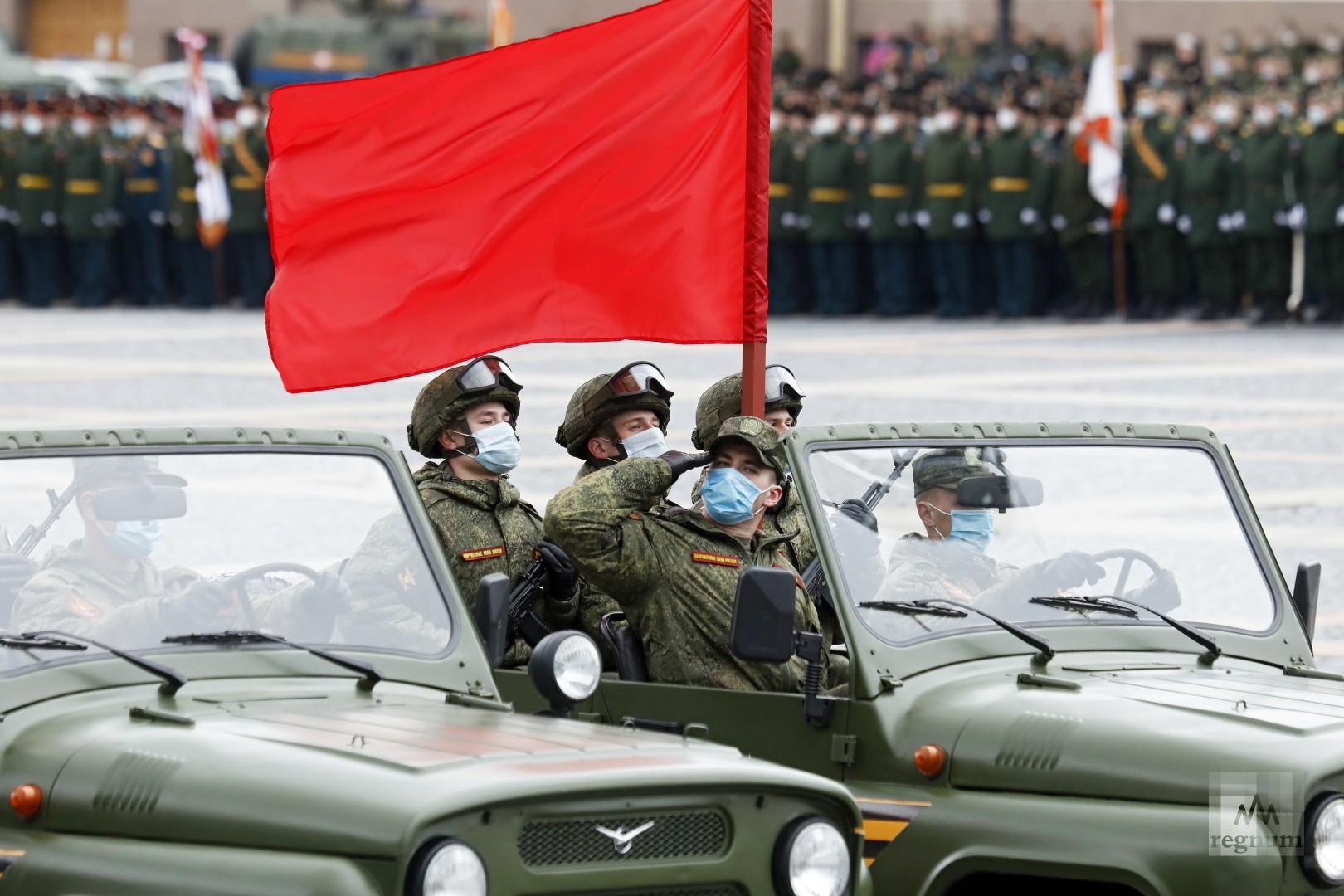 Военное движение. Петербург парад Победы техника. Репетиция парада в Петербурге. Парад военной техники в Петербурге. 65 Лет Победы парад.