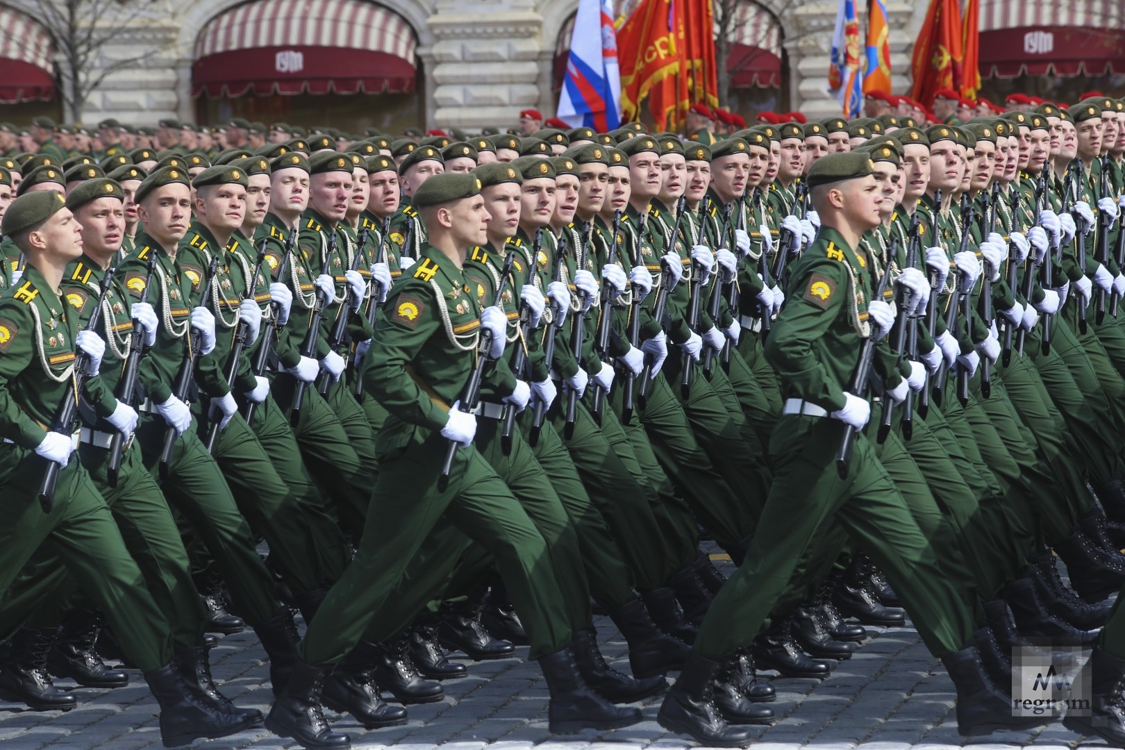 Парад Победы 2021 в Москве курсанты