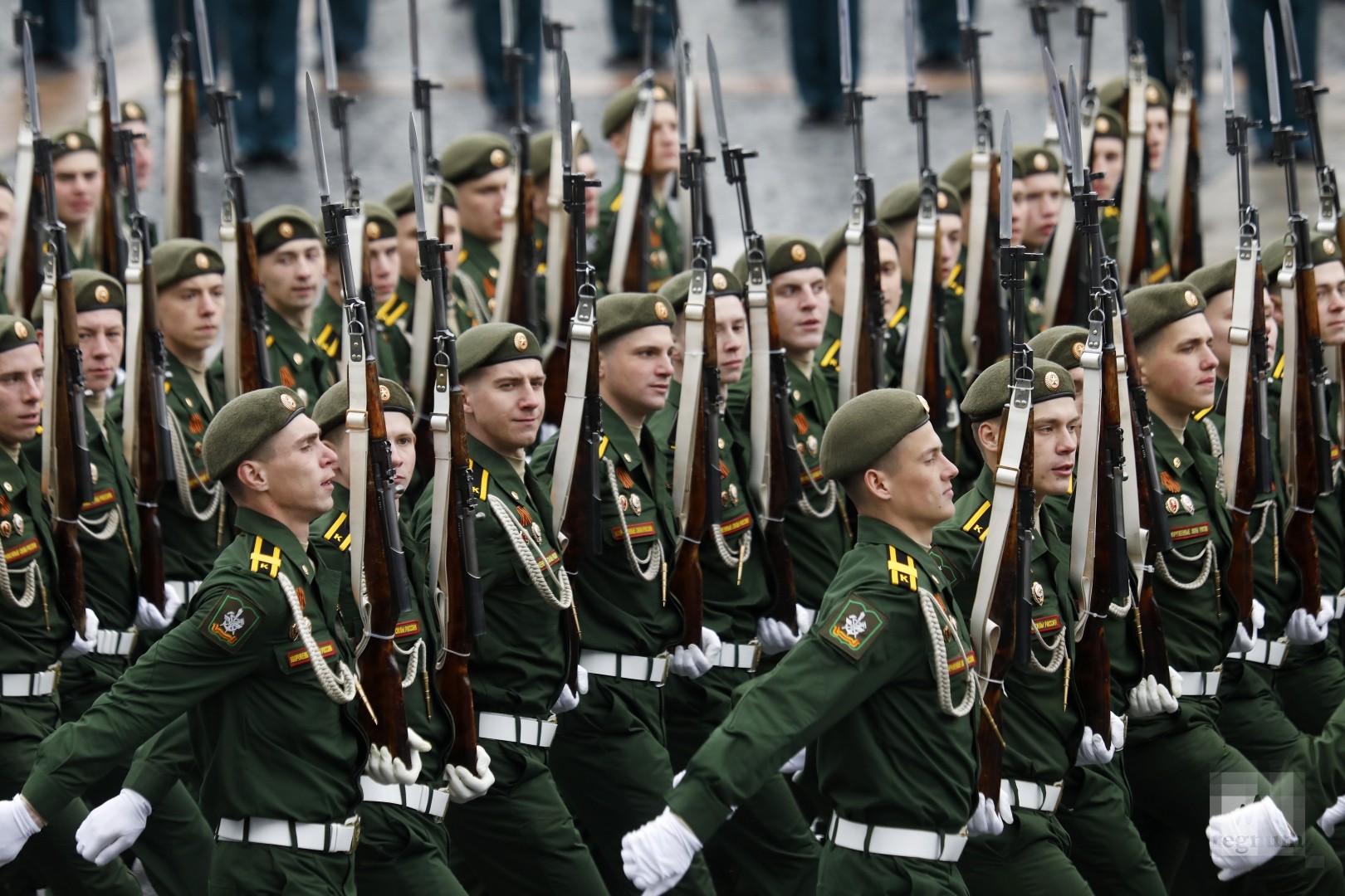 Парадные расчеты военнослужащих на генеральной репетиции парада в Санкт-Петербурге 