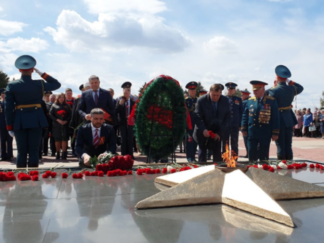 Возложение цветов павшим в годы Великой Отечественной войны на Мемориале боевой и трудовой славы забайкальцев прошло 9 мая