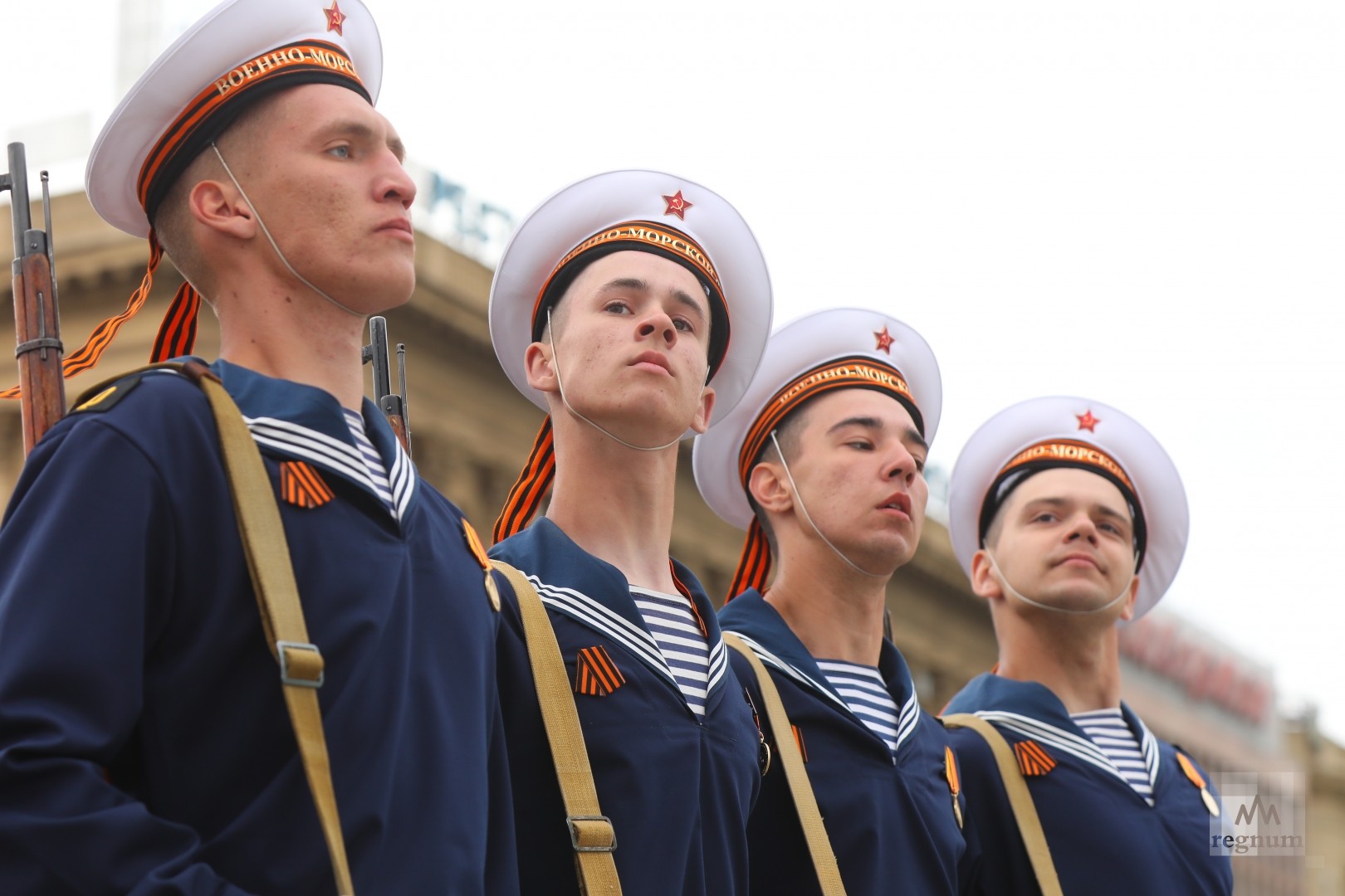 Парад Победы на площади Павших Борцов в Волгограде