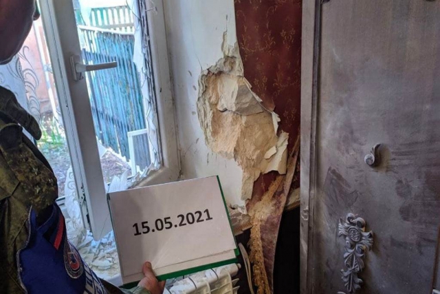 Последствия обстрела ВСУ Петровского района Донецка 15 мая