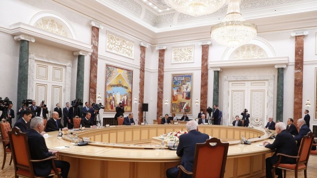 Встреча президента Белоруссии Александра Лукашенко с главами делегаций государств – участников заседания Совета глав правительств СНГ 