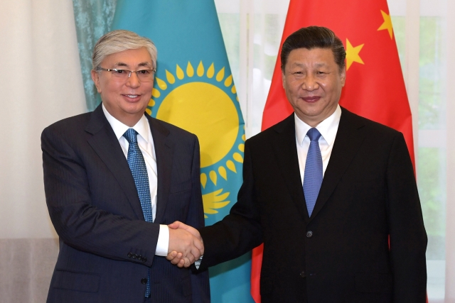 Президент Казахстана Касым-Жомарт Токаев и председатель КНР Си Цзиньпин 